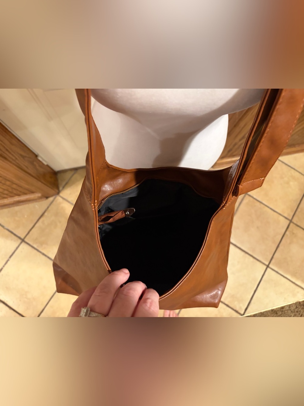 NWT FGZ Brown Faux Leather Hobo Bag | Adjustable Strap | Large Capacity - Picture 3 of 4